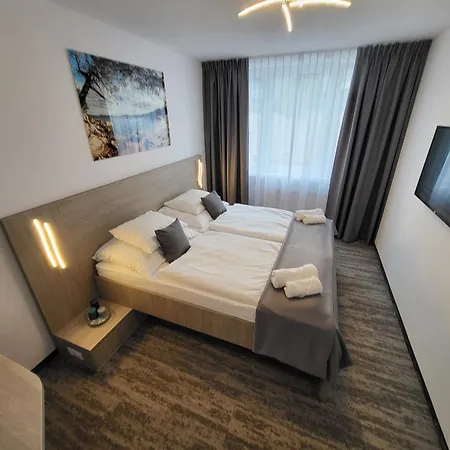 Crystal Hotel 3*
