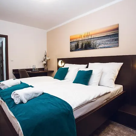 Crystal Hotel 3*